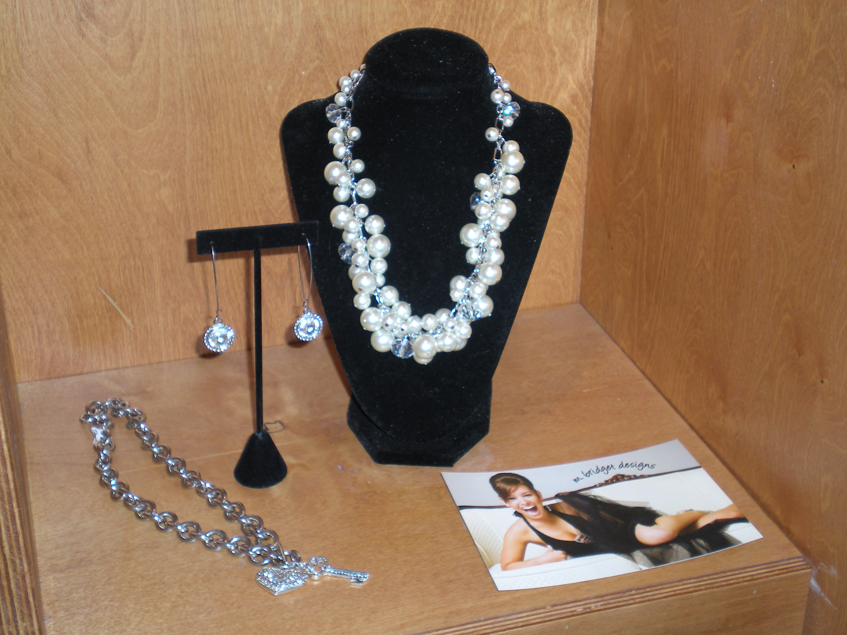 Jewelry and accessories at Drama