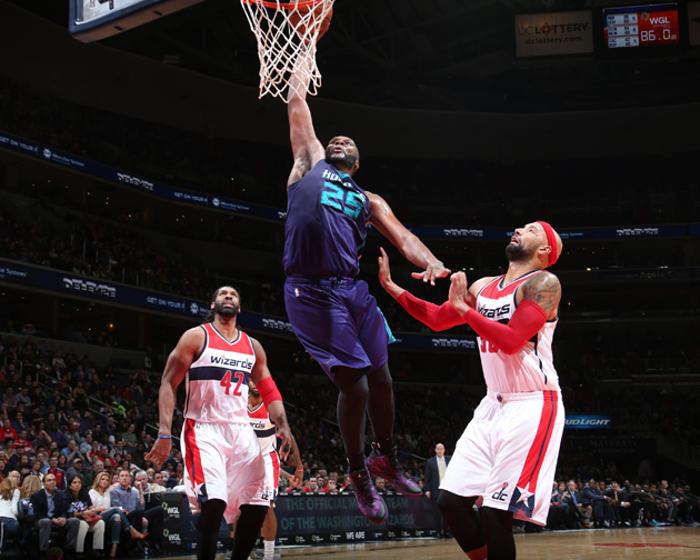 Al Jefferson #25 of the Charlotte Hornets shoots against the Washington Wizards.