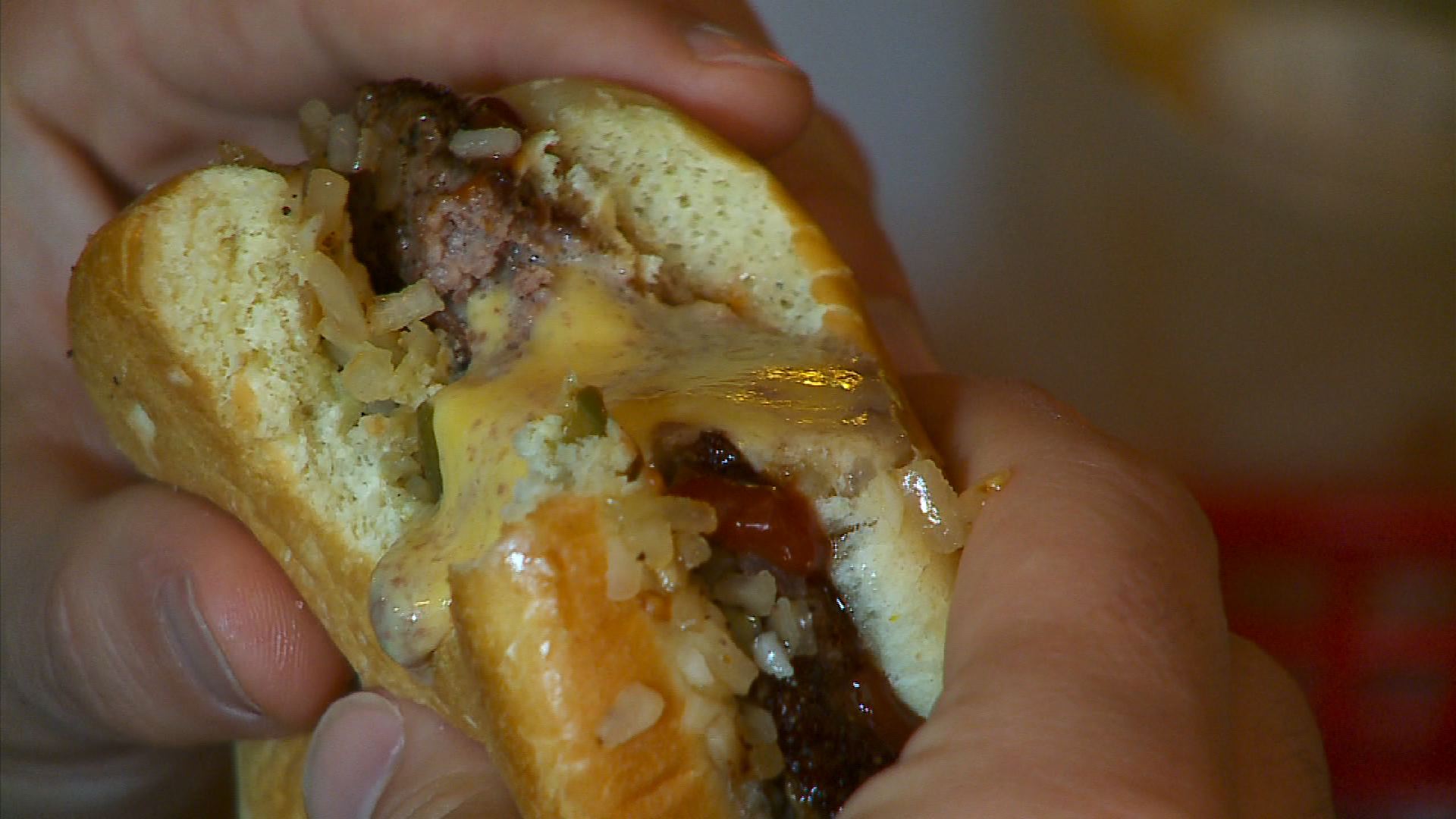 Matt’s Bar Serves Up Its Signature Jucy Lucy On ‘The Talk’ Competition