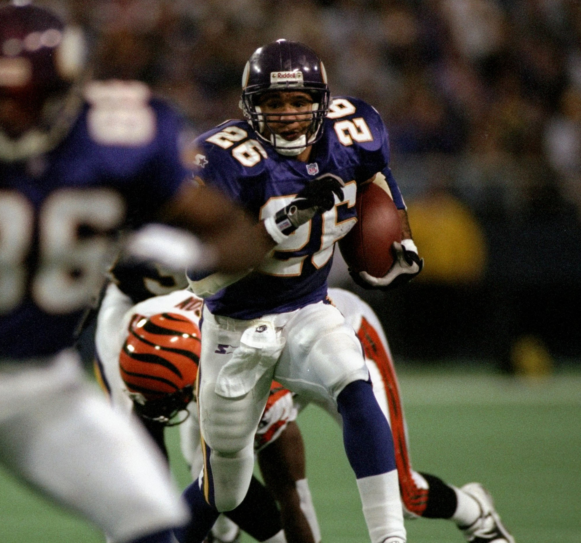 Yes, Robert Smith was never traded or flew the coop via free agency. He chose to retire early on his own accord. Doesn't mean fans can't still wish he'd worn purple longer. After leading the NFC in rushing yards in 2000 with 1,521 – his best year – he called it a career at the end of the season. (credit: Matthew Stockman /Allsport)