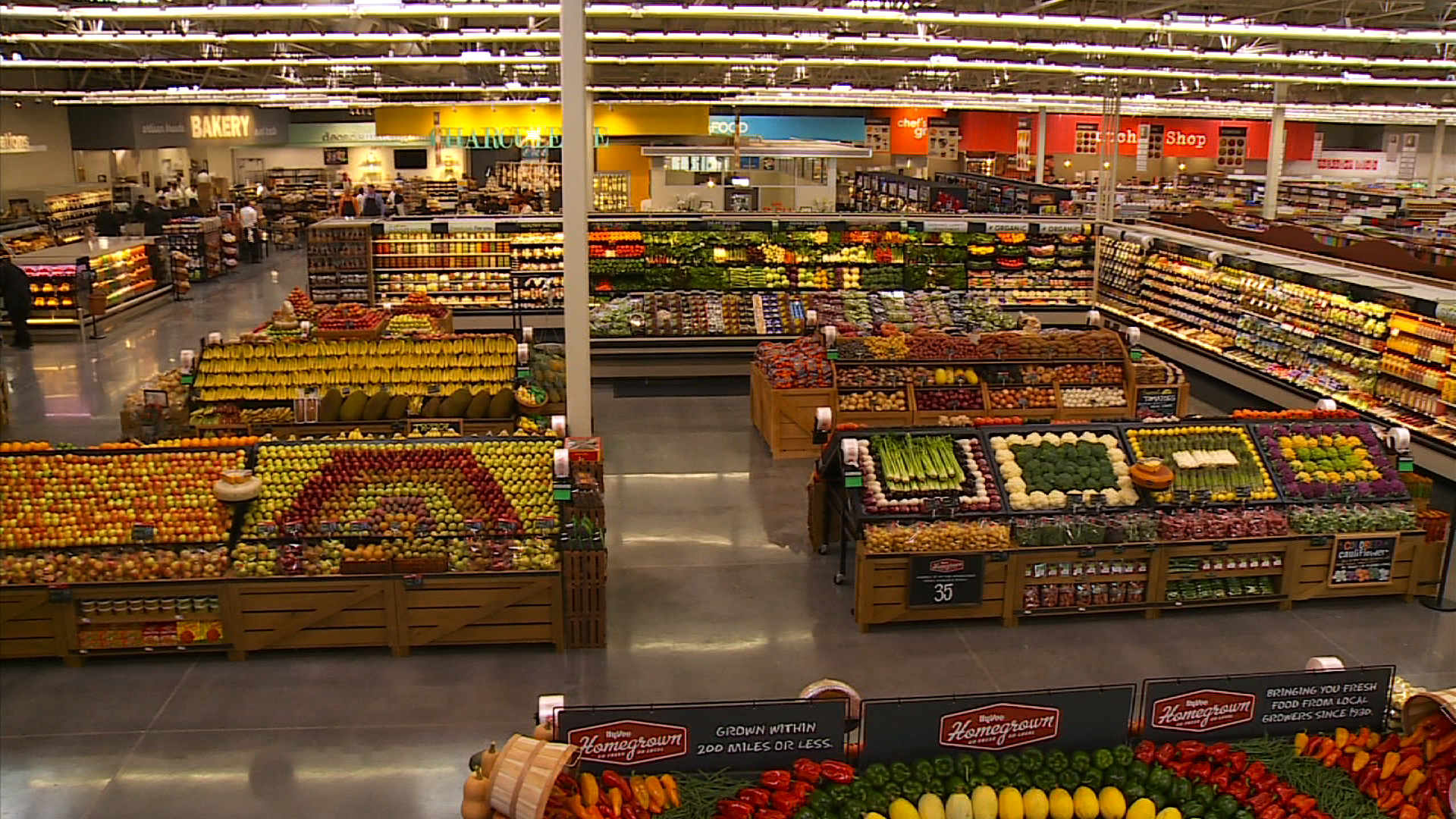 Hy Vee Opens In Eagan Robbinsdale Location Still On Hold Wcco Cbs Minnesota