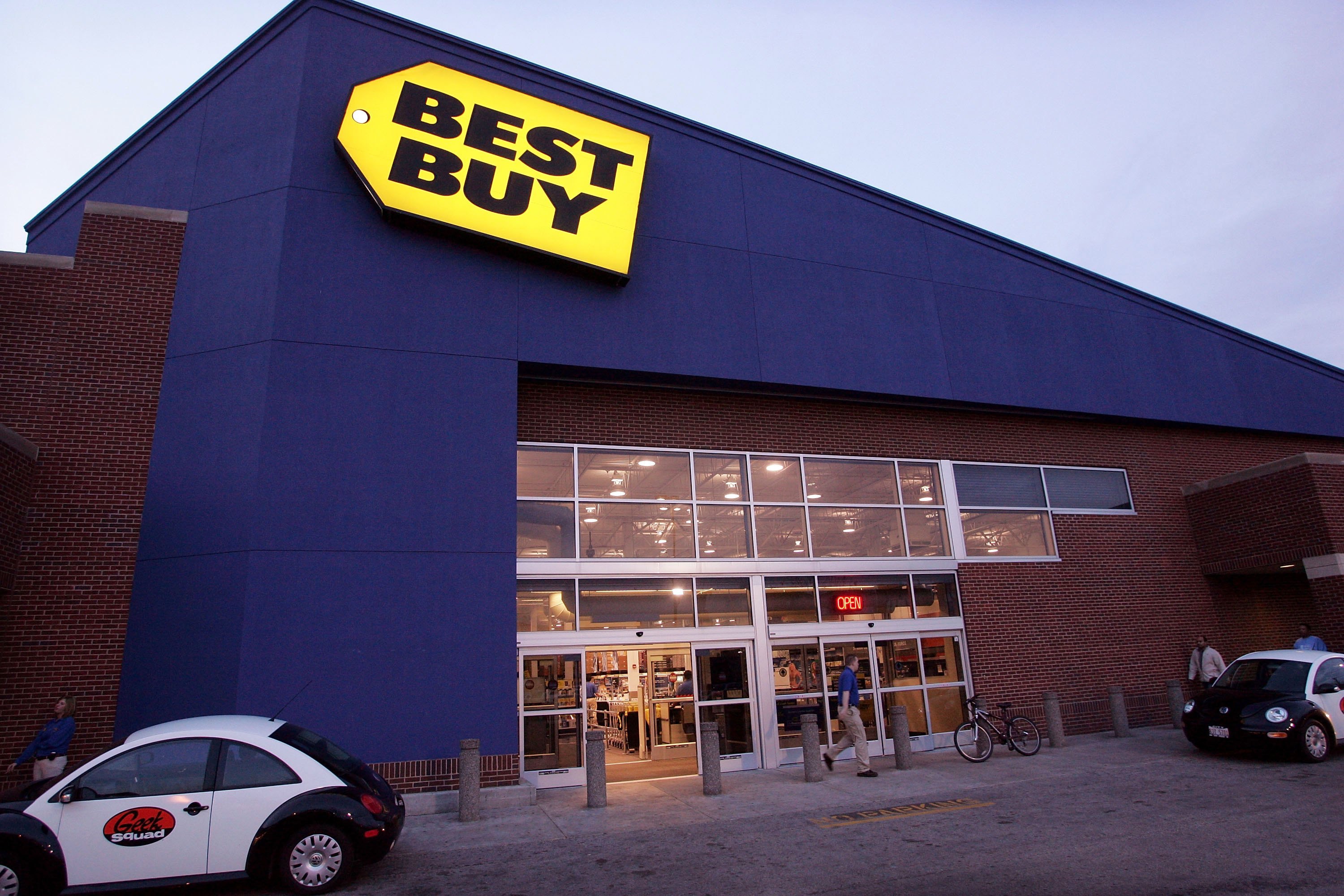Best Buy To Reopen 200 Stores For In-Store Appointments ...