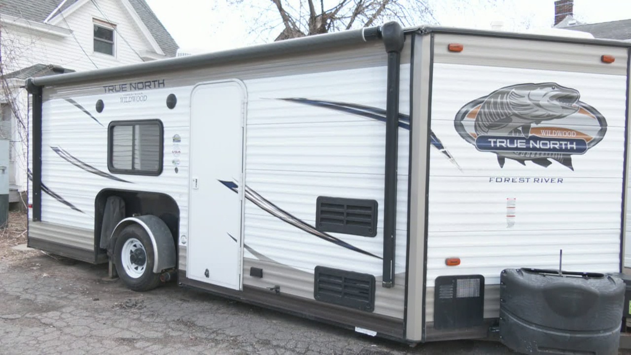 Coronavirus In Minnesota Rv Owners Lending Their Domiciles To Keep Health Care Workers Families Safe Wcco Cbs Minnesota