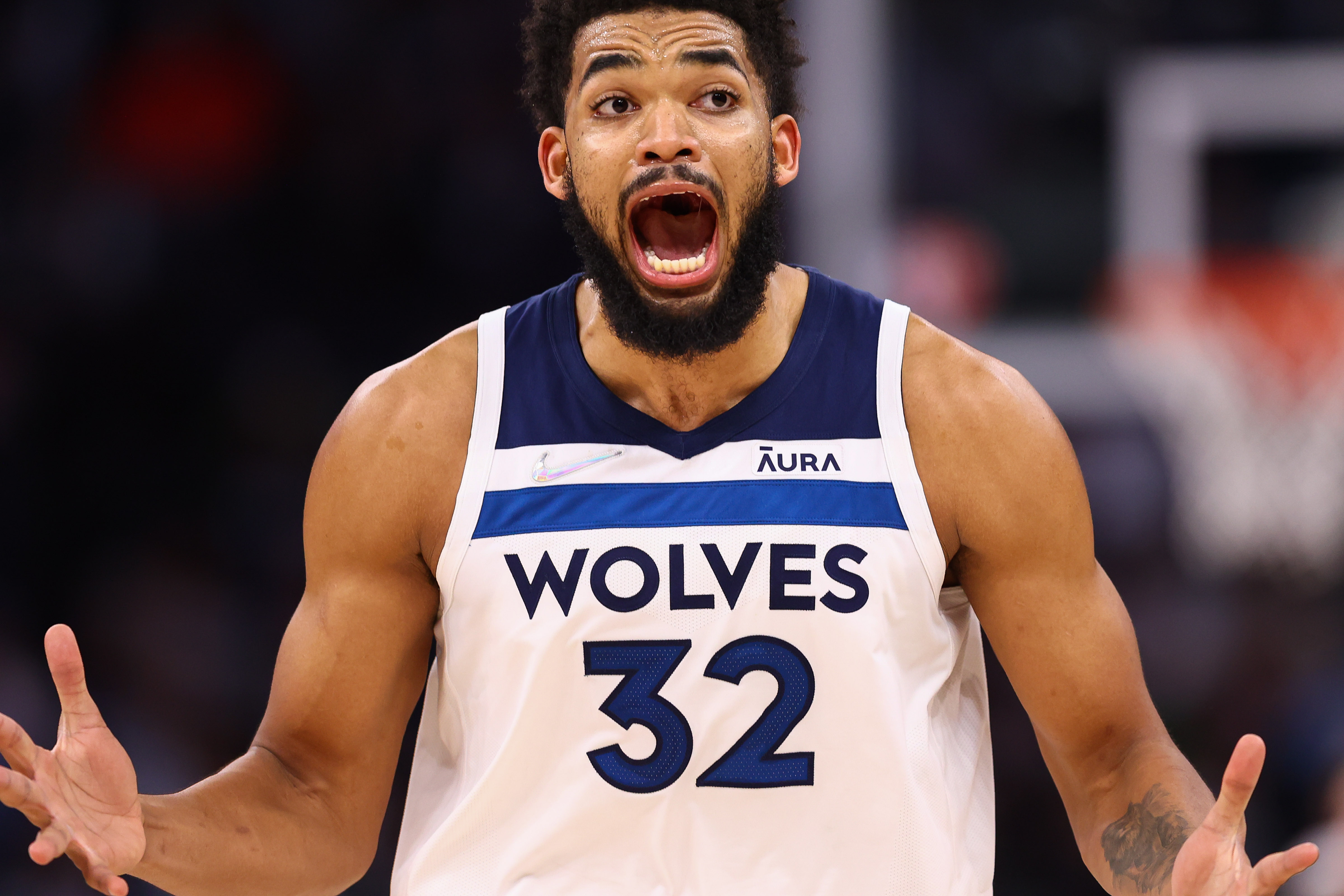 Wolves Beat Thunder 98-90 With Towns, Russell Back On The Court – WCCO