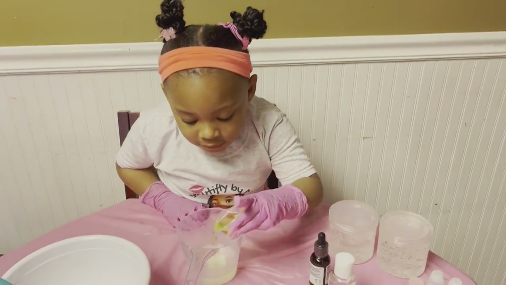 Minnesota Toddler Starts Her Own Homemade Lip Gloss Business – WCCO