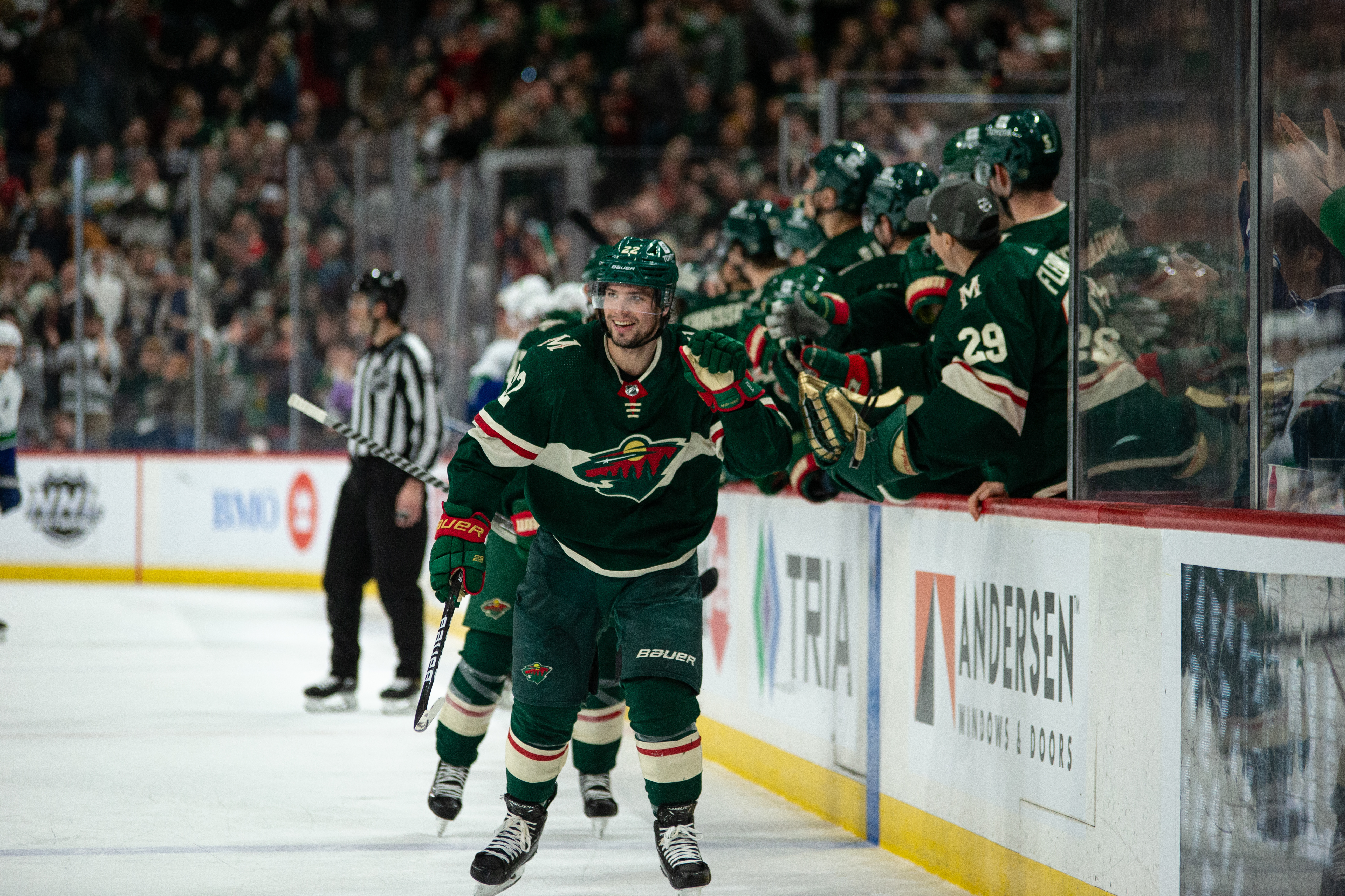 Fiala Scores 2, Wild Beat Canucks And Lock Up 2nd In Central
