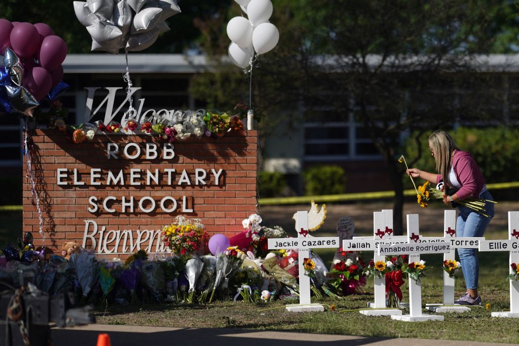 Texas School Shooting: Police Say Gunman Walked Into School Unobstructed (CBS News)