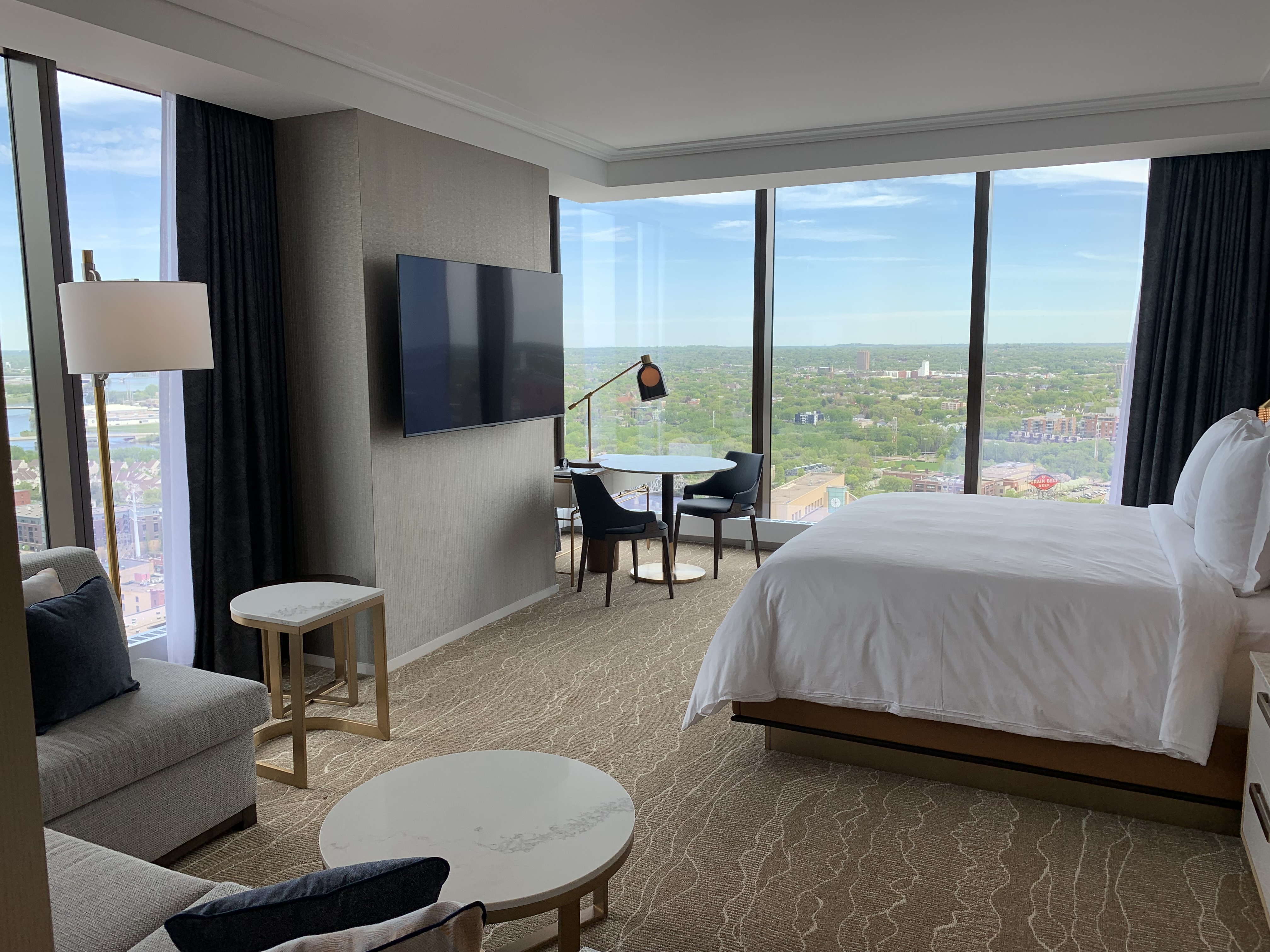 Four Seasons Minneapolis, Hotel Bintang 5 Pertama di Minnesota, Dibuka Rabu – WCCO