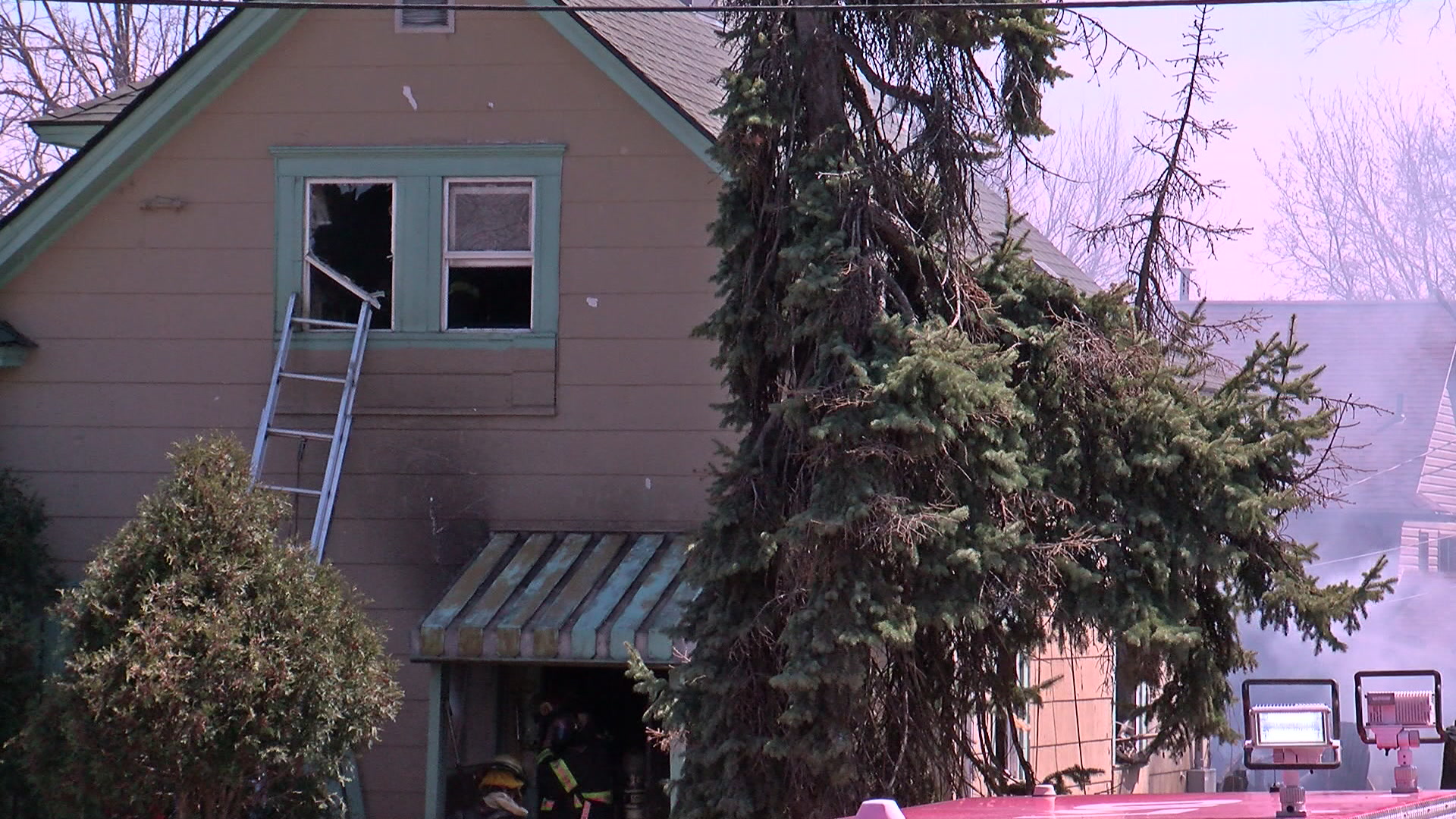 House Fire In North Minneapolis Displaces 2 Adults, 2 Puppies – WCCO