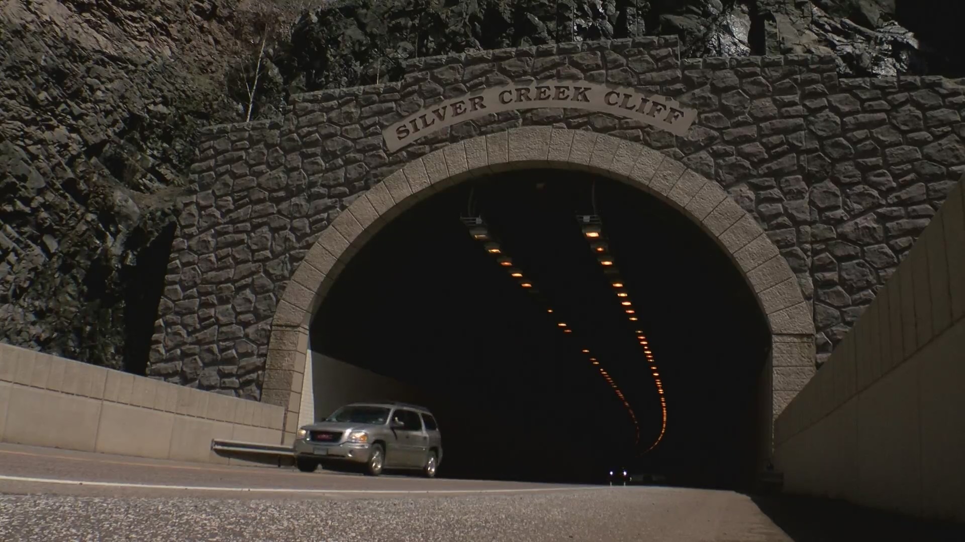 The Incredible Challenges It Took To Build Silver Creek Cliff Tunnel Along North Shore – WCCO